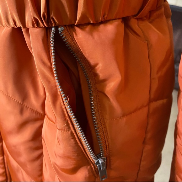 Belted Puffer Jacket Size M - Picture 12 of 13